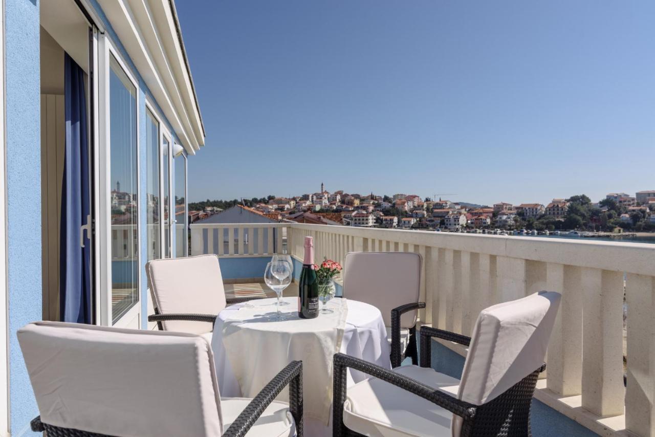 Villa Mediterana Seget Vranjica Bagian luar foto