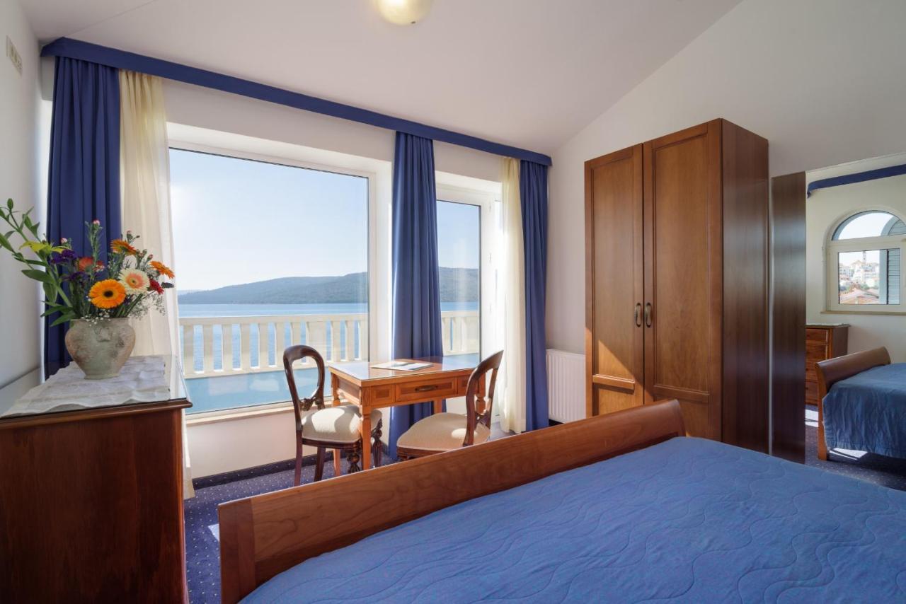 Villa Mediterana Seget Vranjica Bagian luar foto