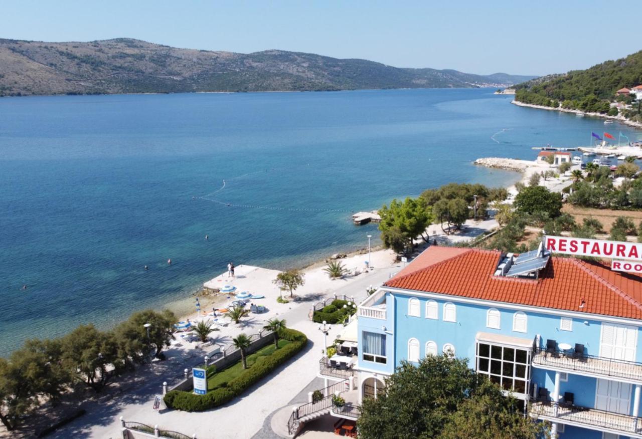 Villa Mediterana Seget Vranjica Bagian luar foto