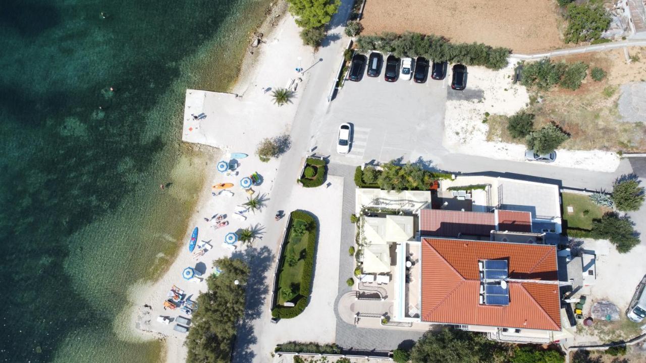 Villa Mediterana Seget Vranjica Bagian luar foto