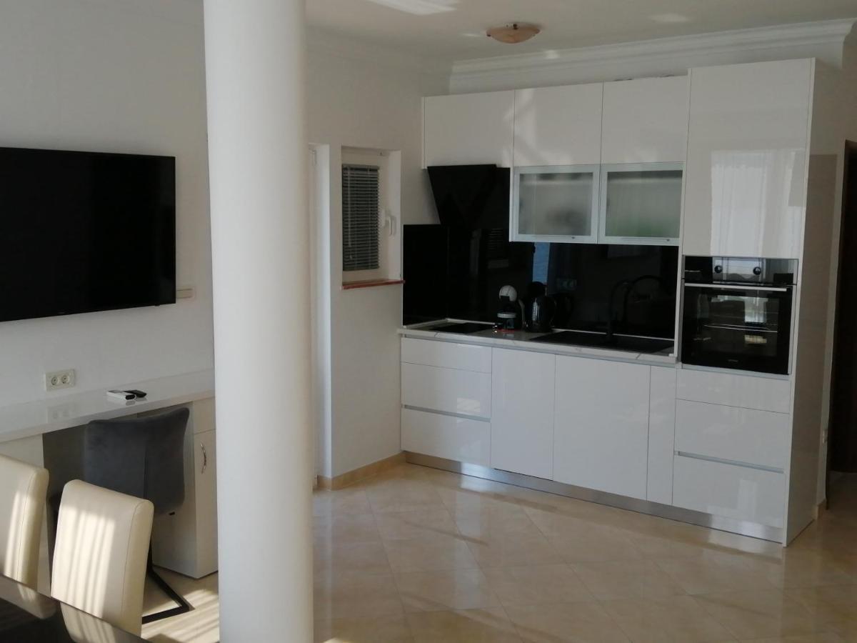 Villa Mediterana Seget Vranjica Bagian luar foto