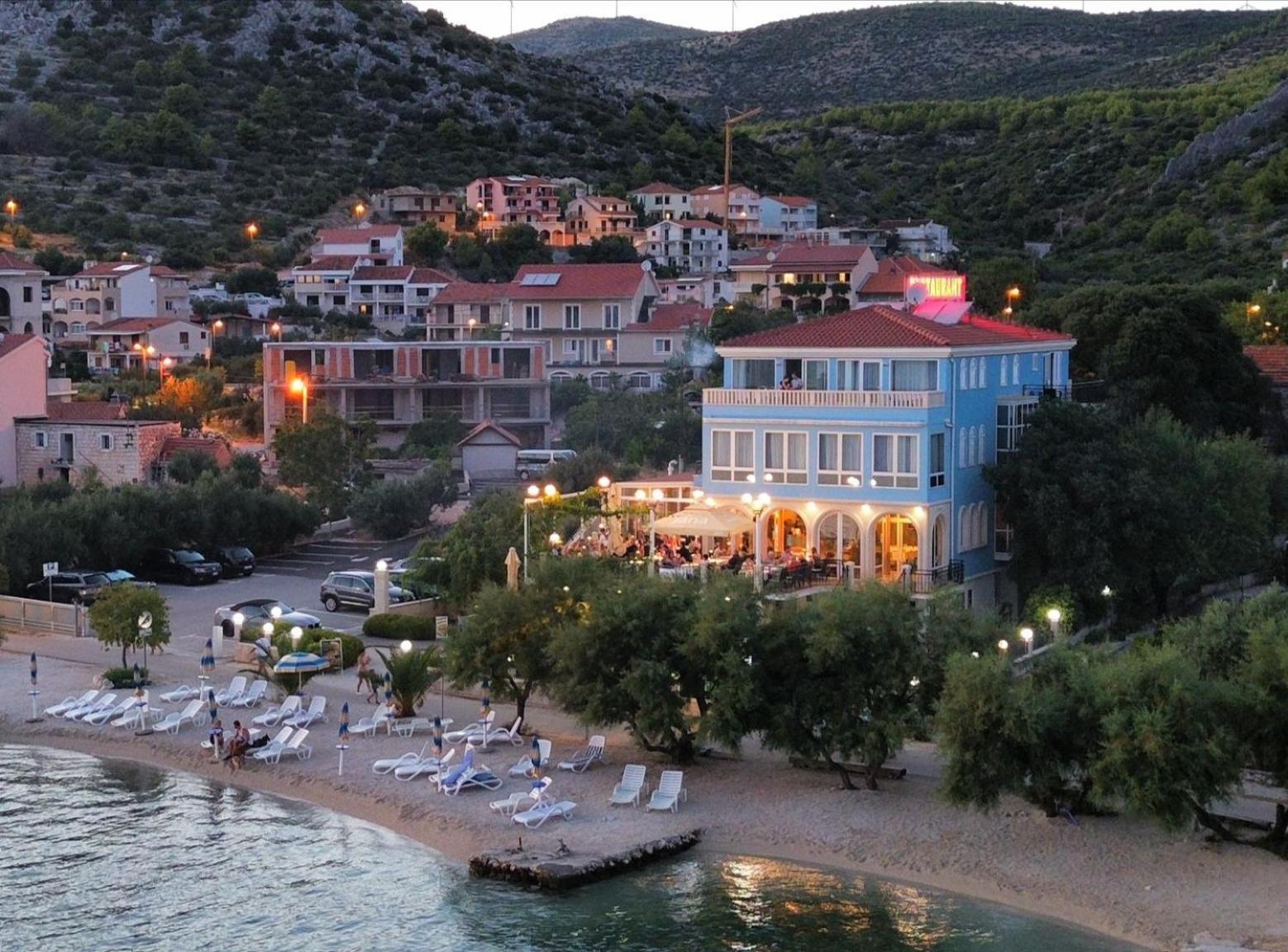 Villa Mediterana Seget Vranjica Bagian luar foto