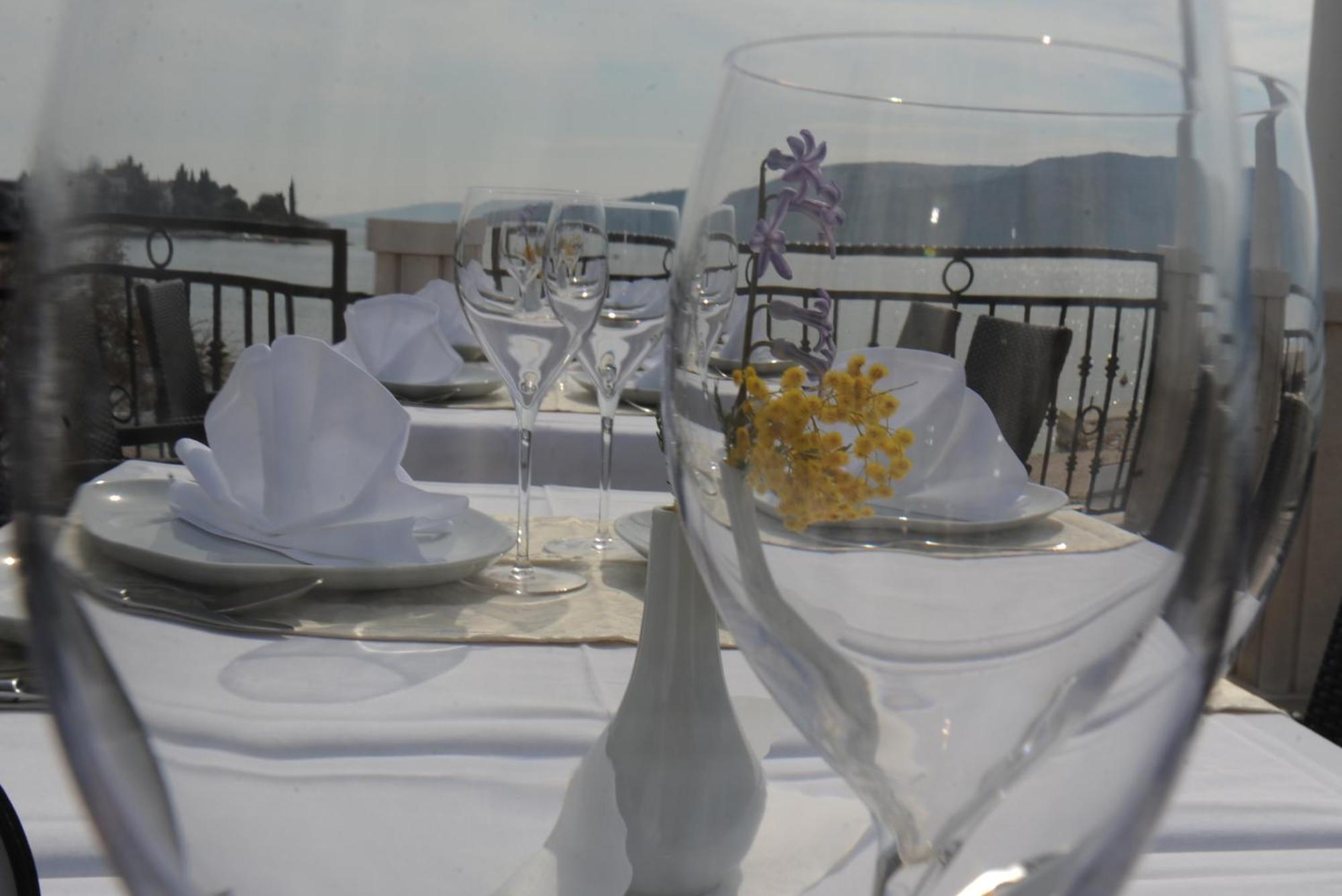 Villa Mediterana Seget Vranjica Bagian luar foto