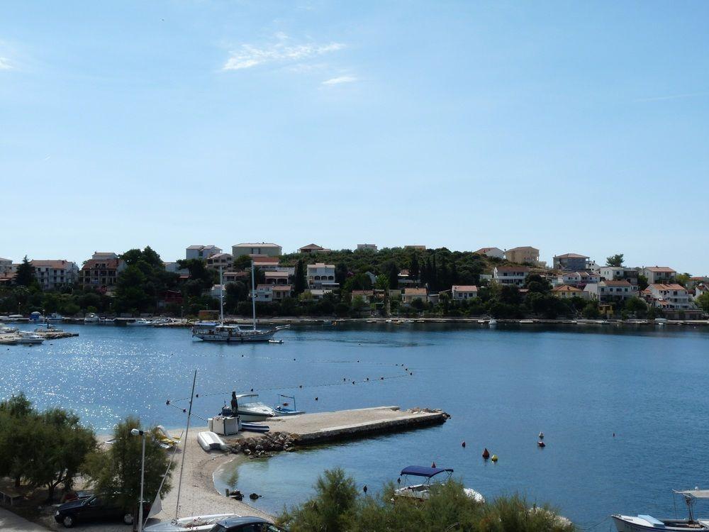 Villa Mediterana Seget Vranjica Bagian luar foto
