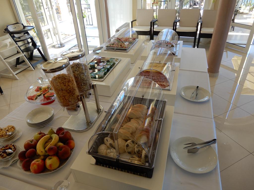Villa Mediterana Seget Vranjica Bagian luar foto