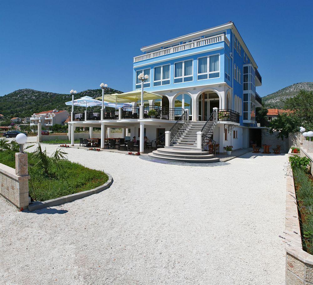 Villa Mediterana Seget Vranjica Bagian luar foto