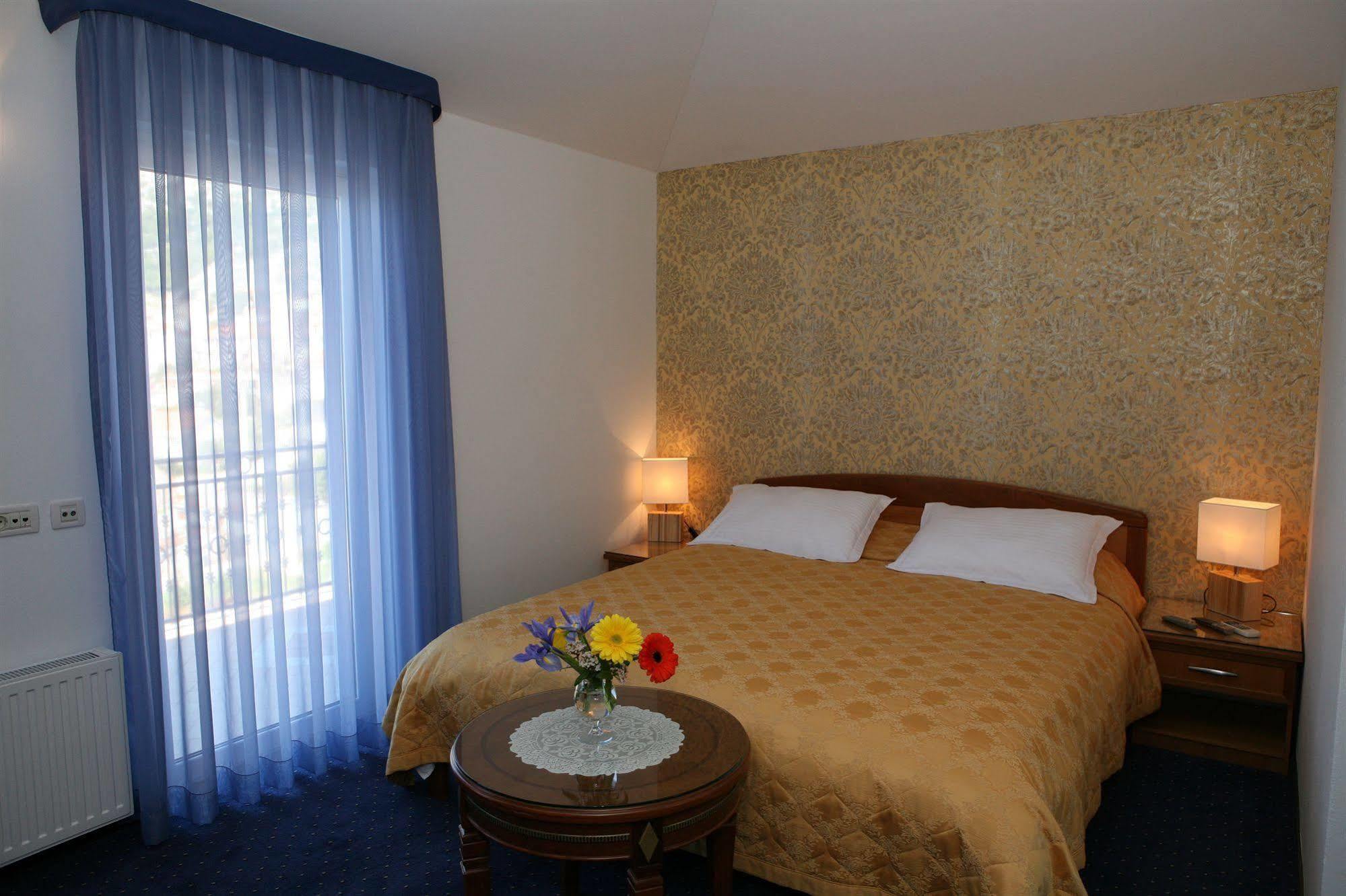 Villa Mediterana Seget Vranjica Bagian luar foto