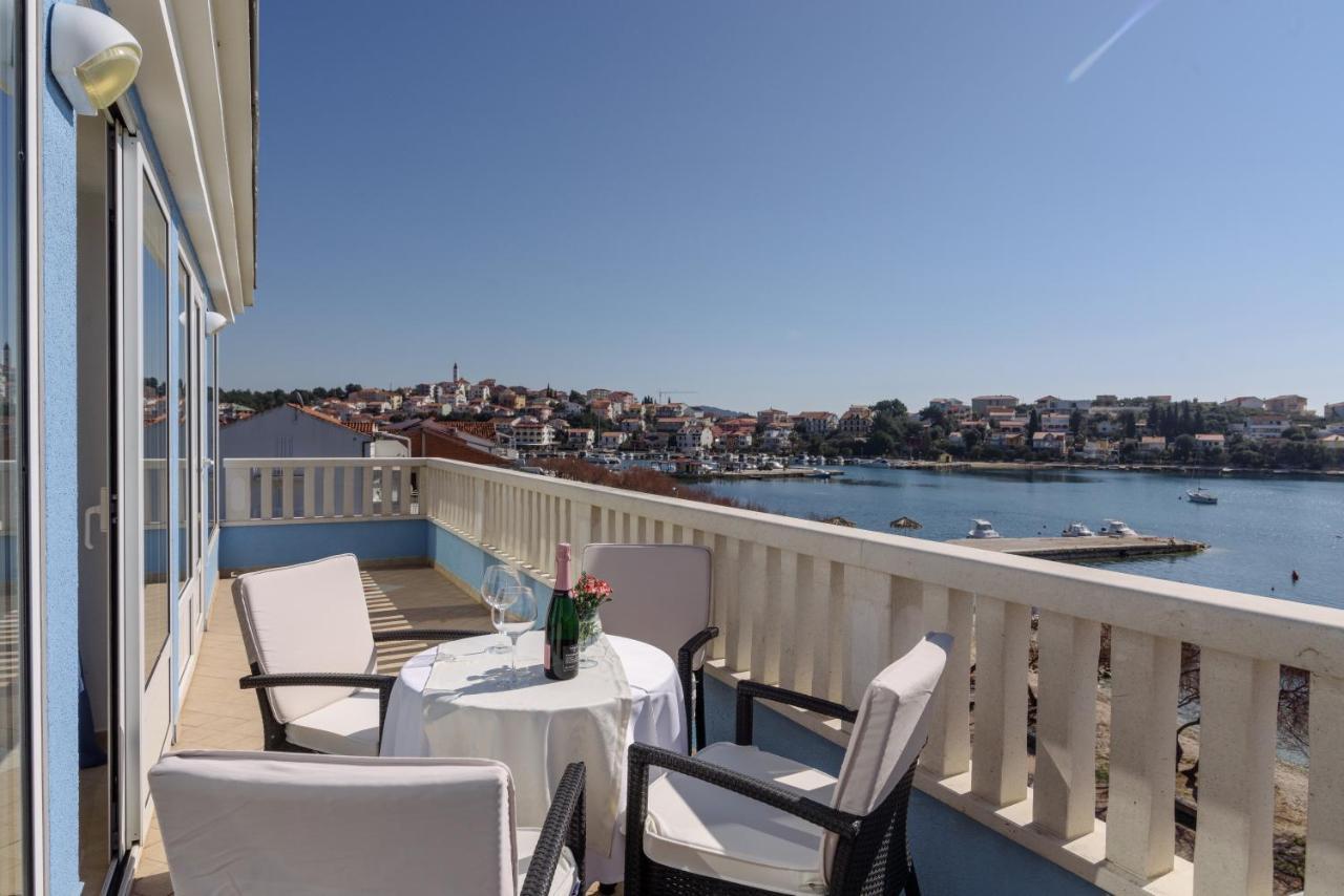 Villa Mediterana Seget Vranjica Bagian luar foto